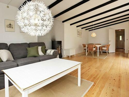 Three-bedroom Holiday Home In Hornb�k 2