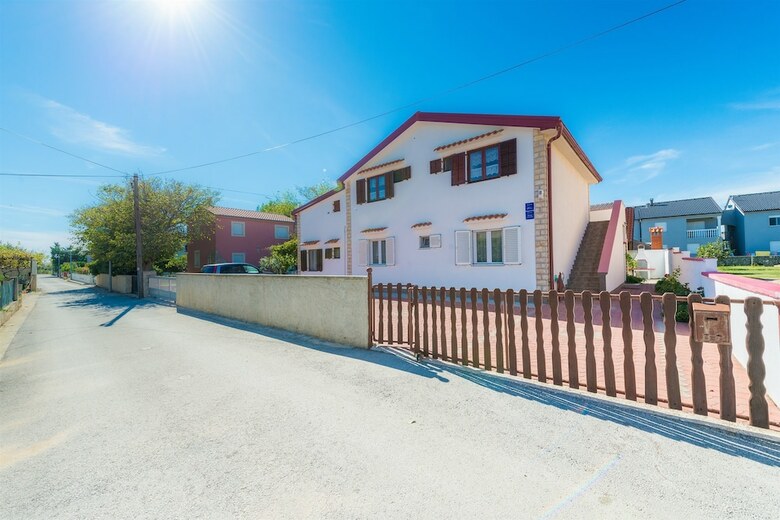 Apartments Miljenka