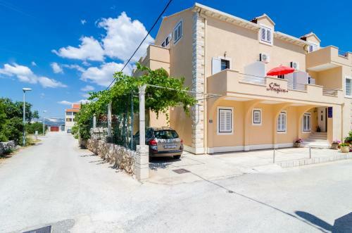 Hostal Guesthouse Somnium