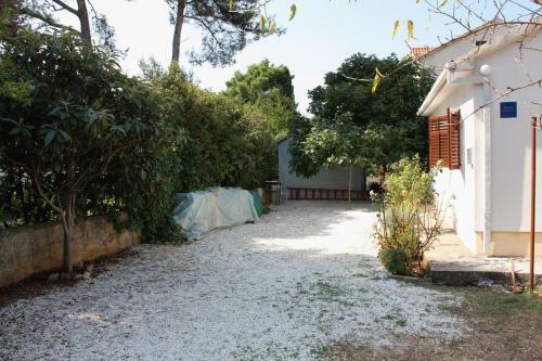 Apartments With A Parking Space Mirca (brac) - 728
