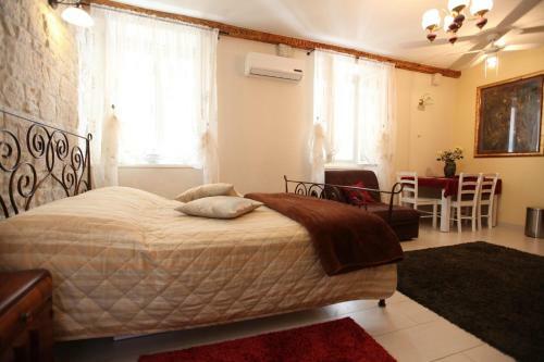 Tragurium & Salona Apartments