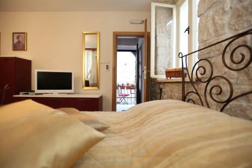 Tragurium & Salona Apartments