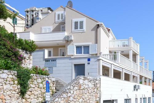 Apartments Violeta 2