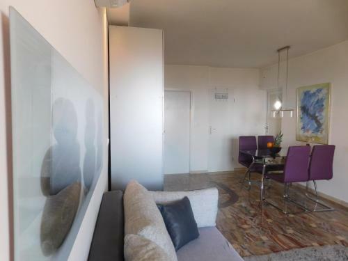 Panoramic City Apartment