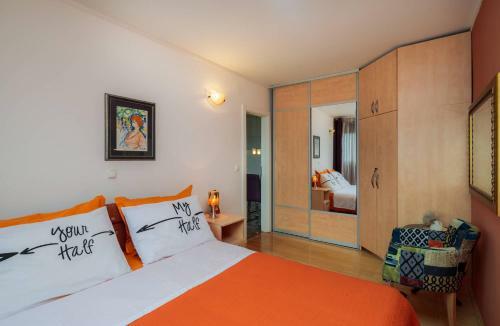 Panoramic City Apartment