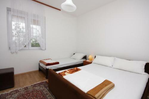 Apartments With A Parking Space Punat (krk) - 5350