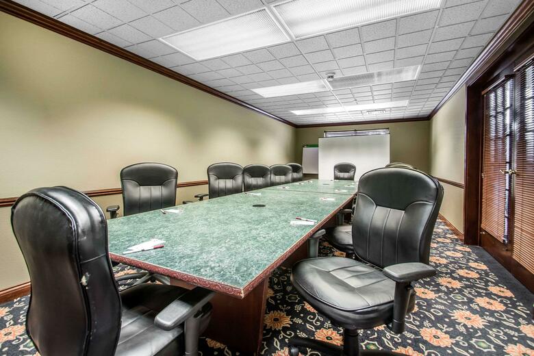 Hotel Comfort Suites