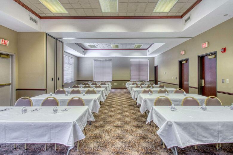 Hotel Comfort Suites