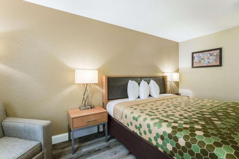 Hotel Econo Lodge (madison)