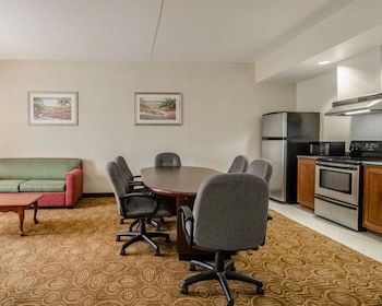 Hotel Sleep Inn & Suites