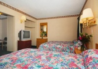 Hotel Rodeway Inn & Suites