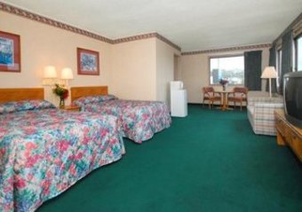 Hotel Rodeway Inn & Suites