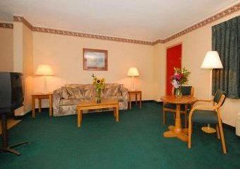 Hotel Rodeway Inn & Suites