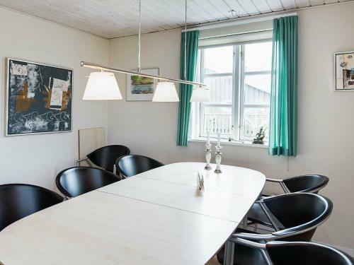 Three-bedroom Holiday Home In Grenaa 11