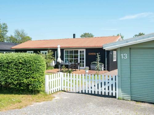 Three-bedroom Holiday Home In Grenaa 11
