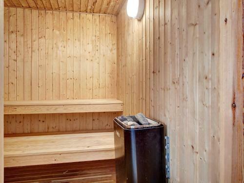 Five-bedroom Holiday Home In Nex� 3