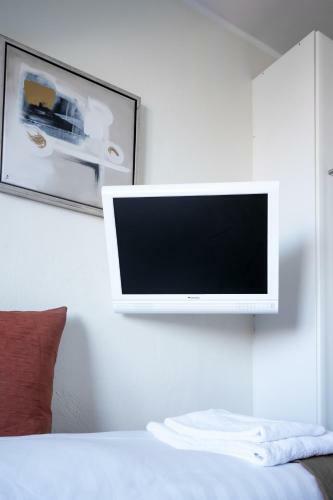 Ydes Budget Hotel