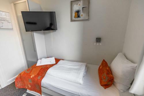 Ydes Budget Hotel