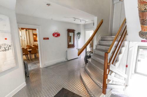 Ydes Budget Hotel
