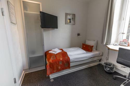 Ydes Budget Hotel