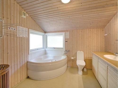 Holiday Home Skovsangervej Nex� V