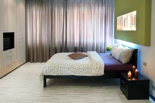 Opera Iris Apartment