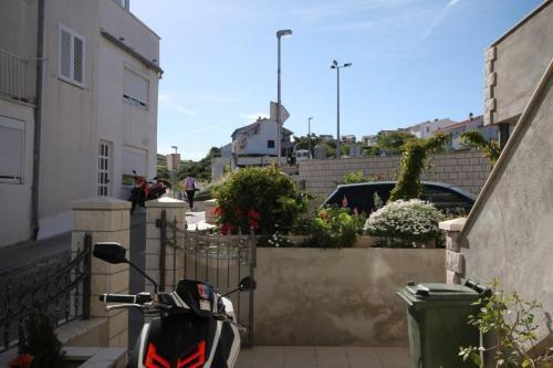 Apartments With A Parking Space Hvar - 8810