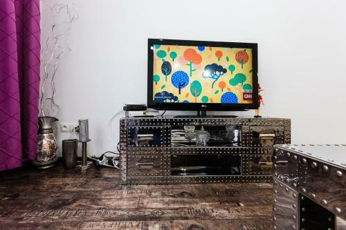 Jm Apartment Design & The City
