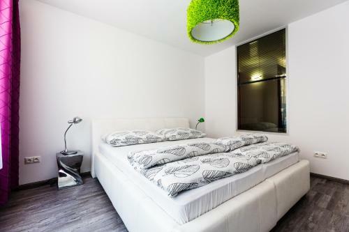 Jm Apartment Design & The City