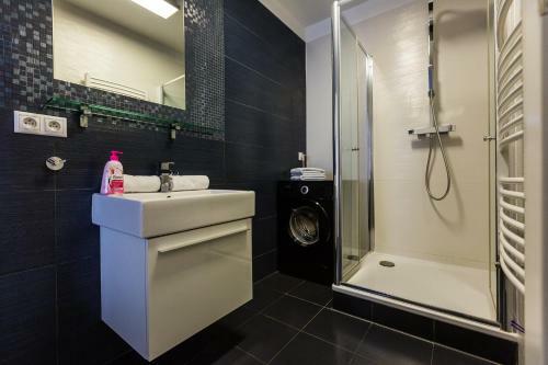 Jm Apartment Design & The City