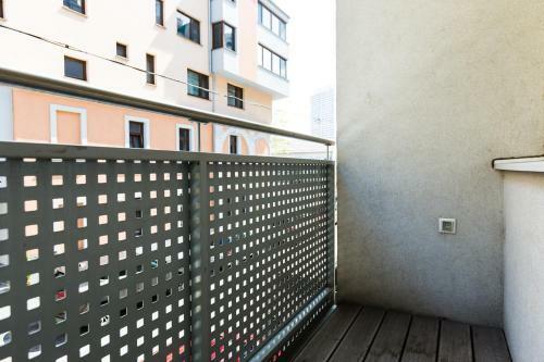 Jm Apartment Design & The City
