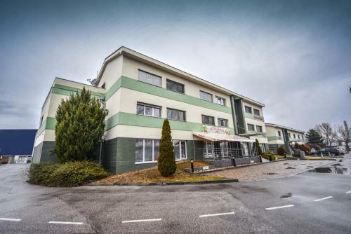 Hotel Penzion Raki