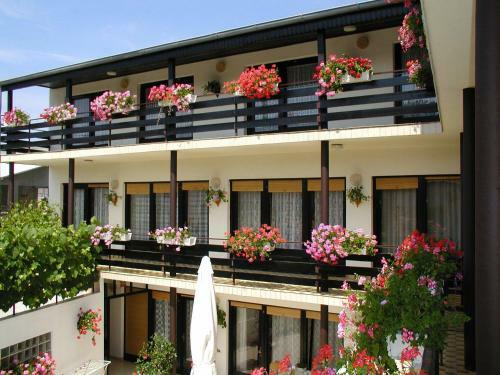 Bed & Breakfast Rooms Vila Mautner
