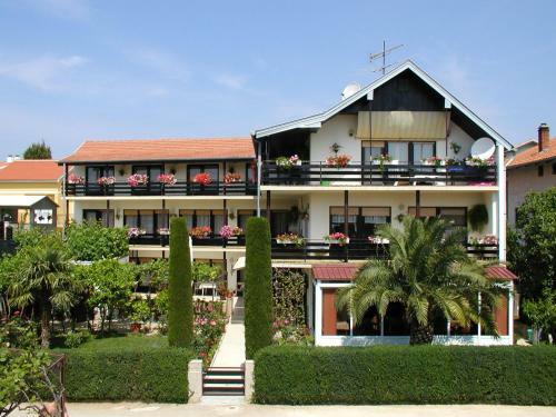 Bed & Breakfast Rooms Vila Mautner
