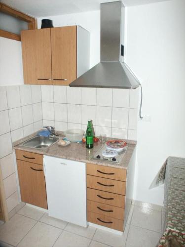 Apartments By The Sea Jelsa (hvar) - 584