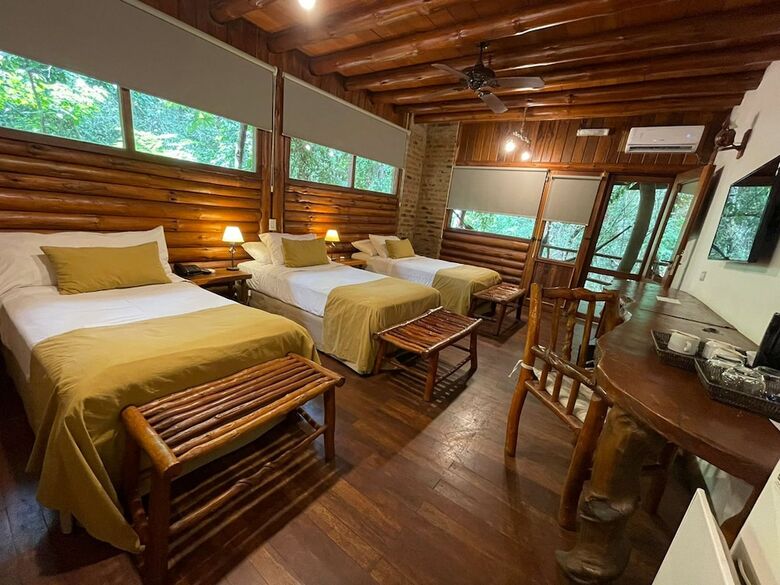 Hotel La Aldea De La Selva Lodge