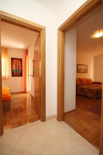 Apartment Makarska 3751e