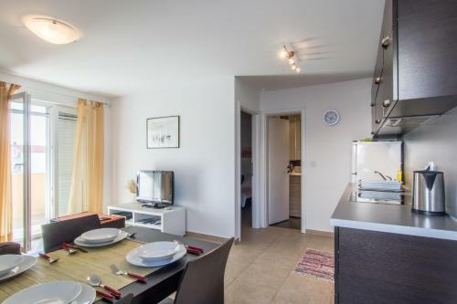 Apartments Domuzin