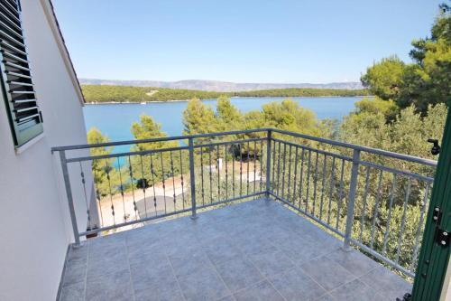 Apartment Jelsa 5723a