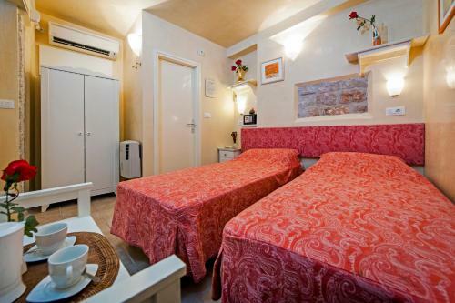 Hostal Guest House Sotto I Volti