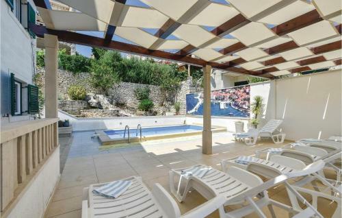 Holiday Home Mala Lozna