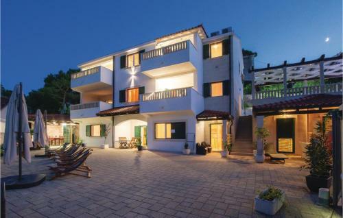 Holiday Home Mala Lozna