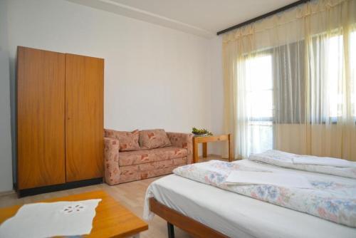 Apartments With A Parking Space Vodice - 4180