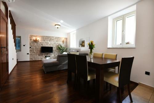 Apartments Kokolo