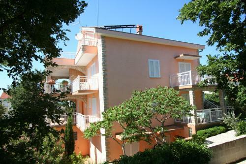 Apartments And Rooms Njivice