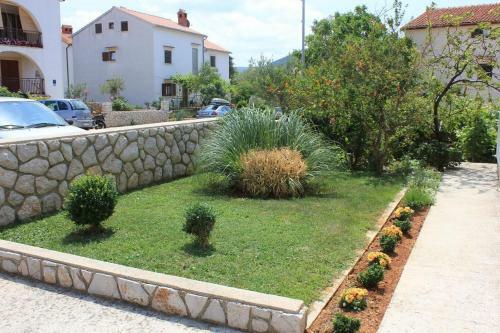 Apartments With A Parking Space Cres - 7983
