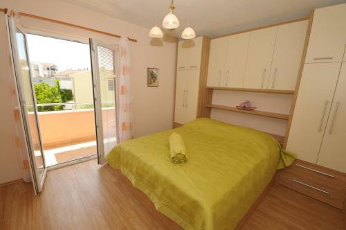 Hostal Apartments Belas