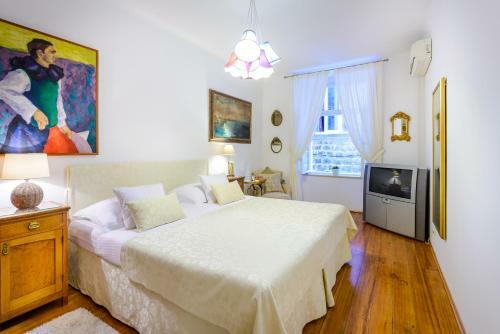 Hostal Guest House Flores
