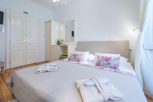 Hostal Guest House Flores