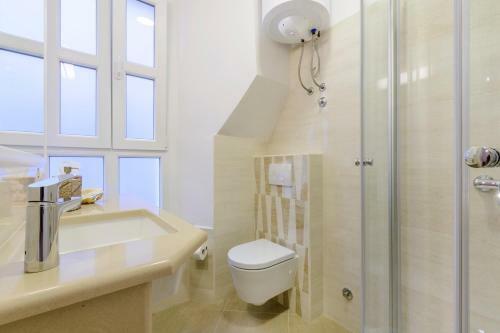 Hostal Guest House Flores